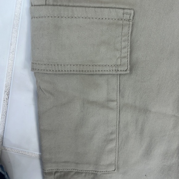 Junior cargo pants . New with tags. Beige. - Picture 4 of 5